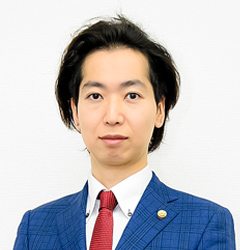 代表弁護士 吉岡 達弥